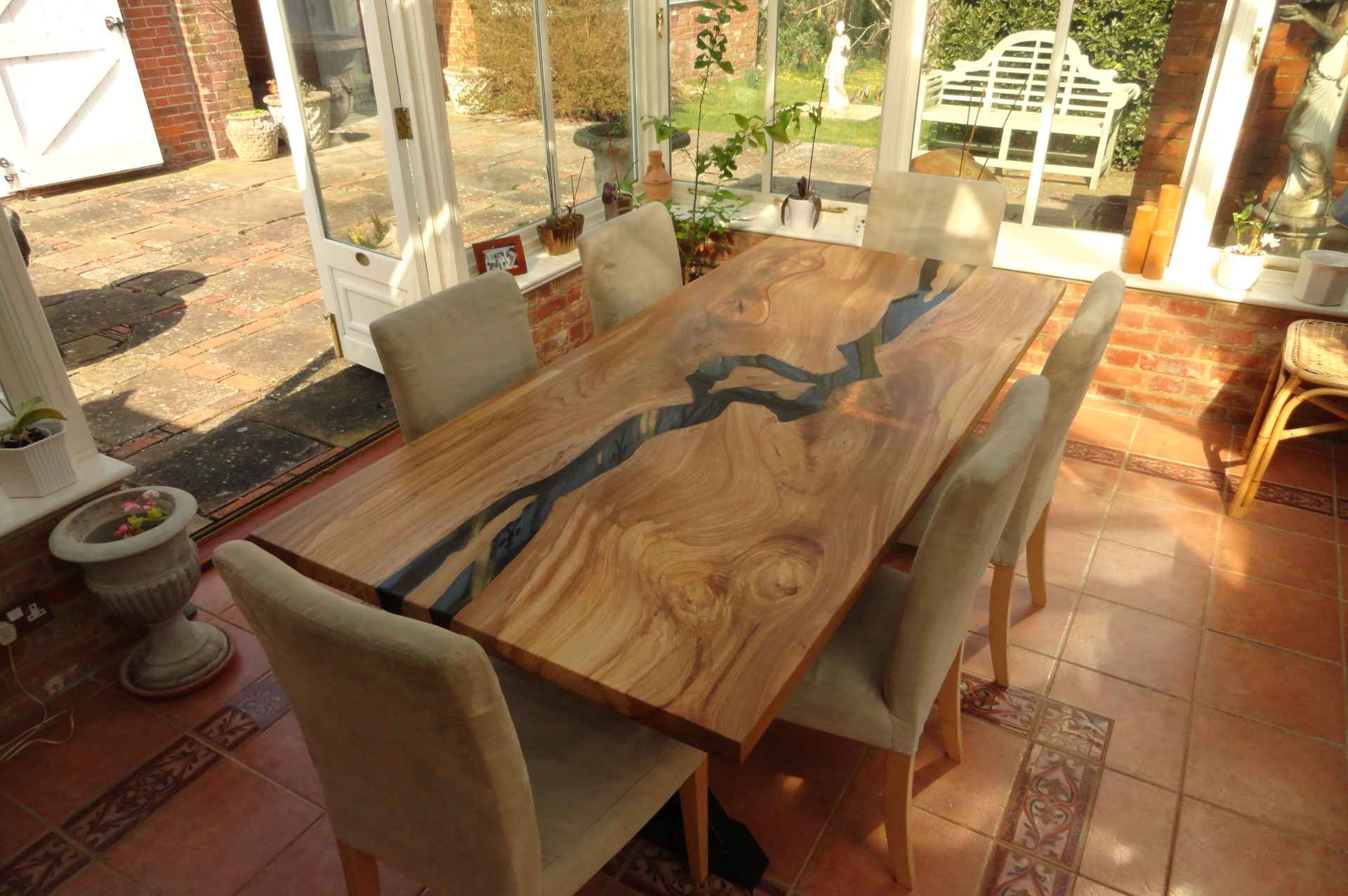Elm Wood & Black Metalic Resin Dining table - Image 8